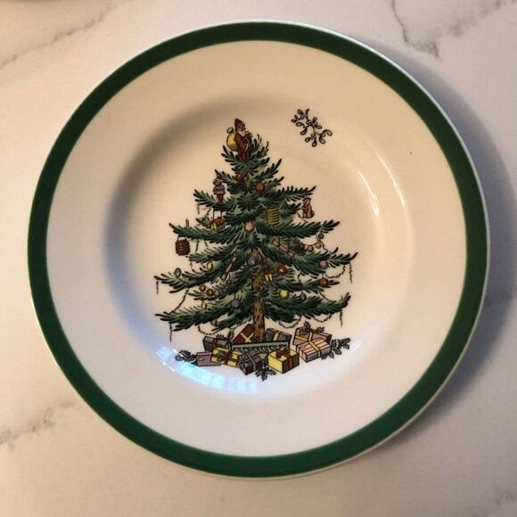 Spode Christmas Tree 6.5" Bread/Butter Plates (2) 53324 - Picture 1 of 2